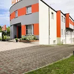 Ava